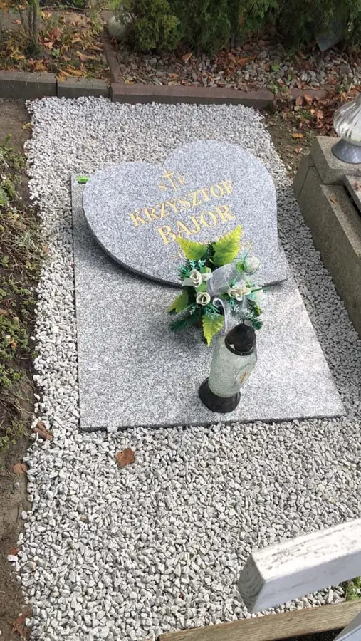 Nagrobek dziecięcy, realizacja eGranit