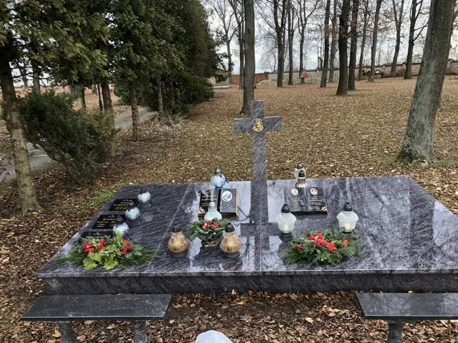 Nagrobek pojedynczy, realizacja eGranit