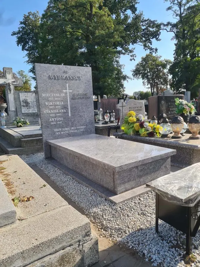 Nagrobek pojedynczy, realizacja eGranit