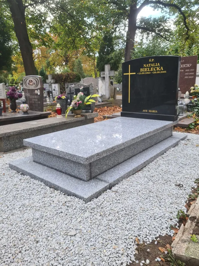 Nagrobek pojedynczy, realizacja eGranit
