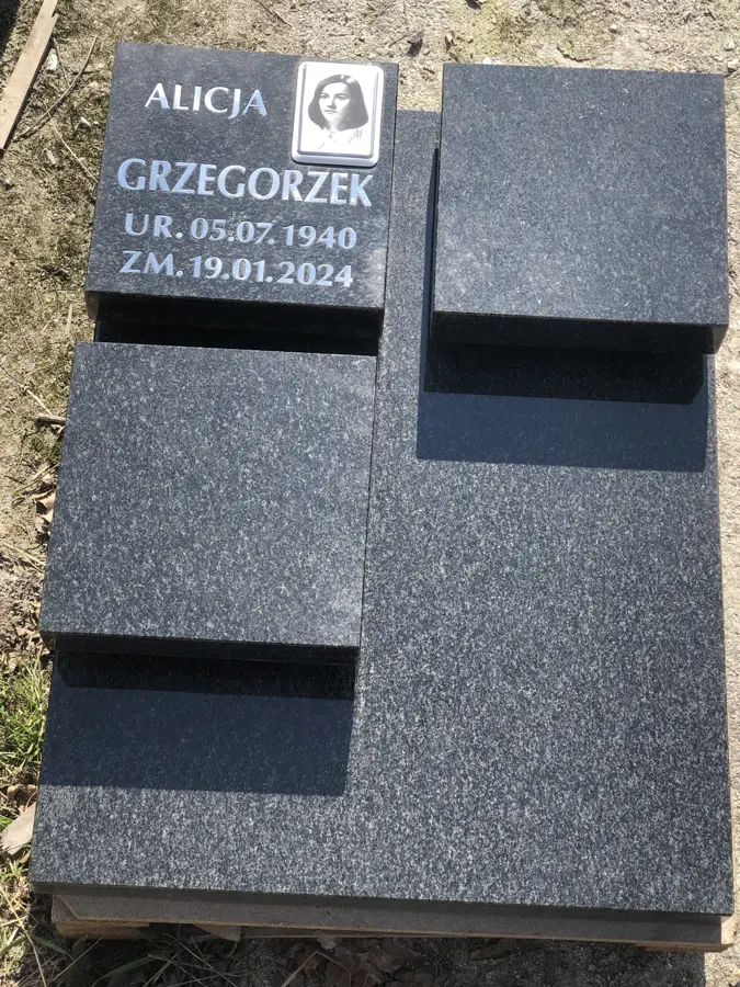 Nagrobki urnowe, realizacja eGranit
