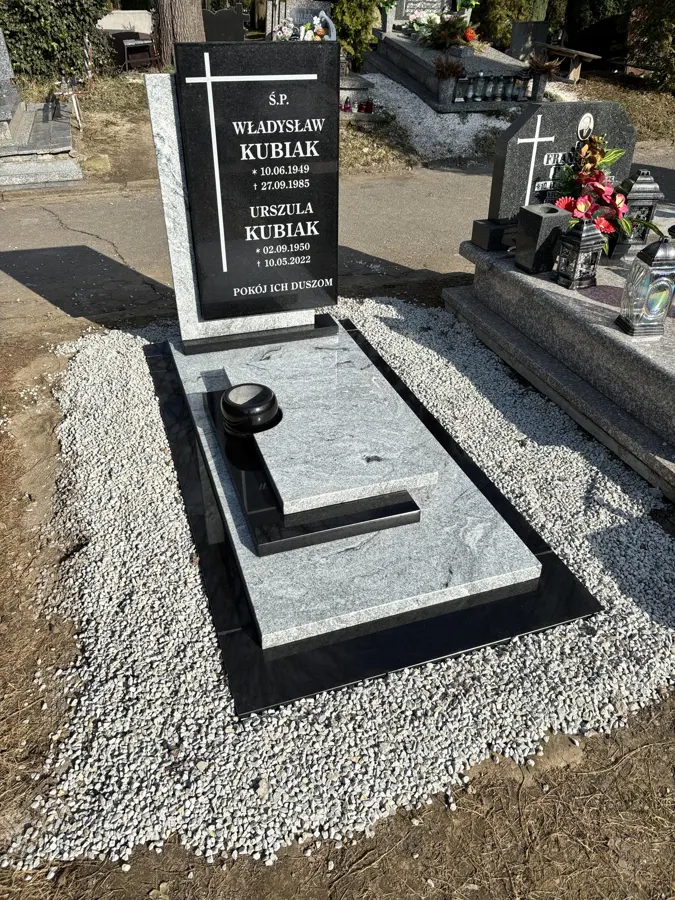 Nagrobek urnowy, realizacja eGranit