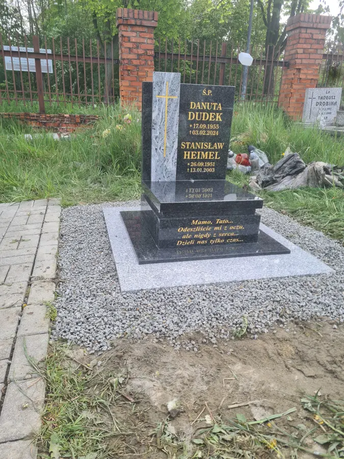 Nagrobek urnowy, realizacja eGranit